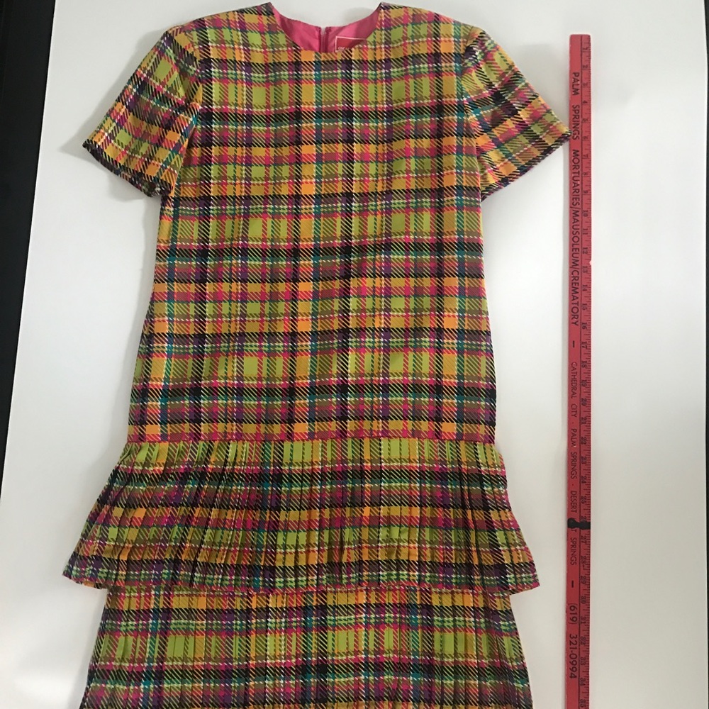 Last call! Silk Plaid Oscar de la Renta Dress 🎈